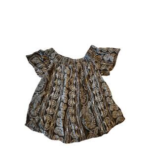 Xhilaration Off Shoulder Green and White Crop Top Size Medium